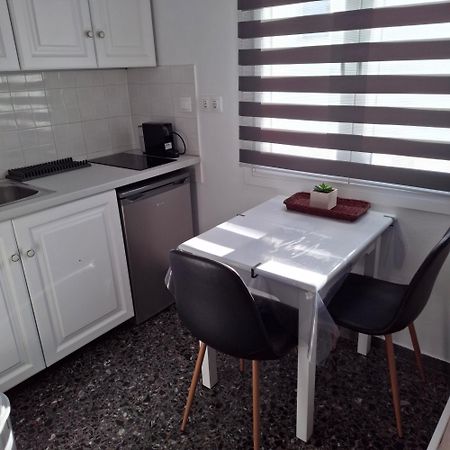 Flora Rooms & Apartments Naoussa Esterno foto