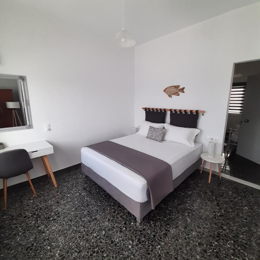 Flora Rooms & Apartments Naoussa Esterno foto